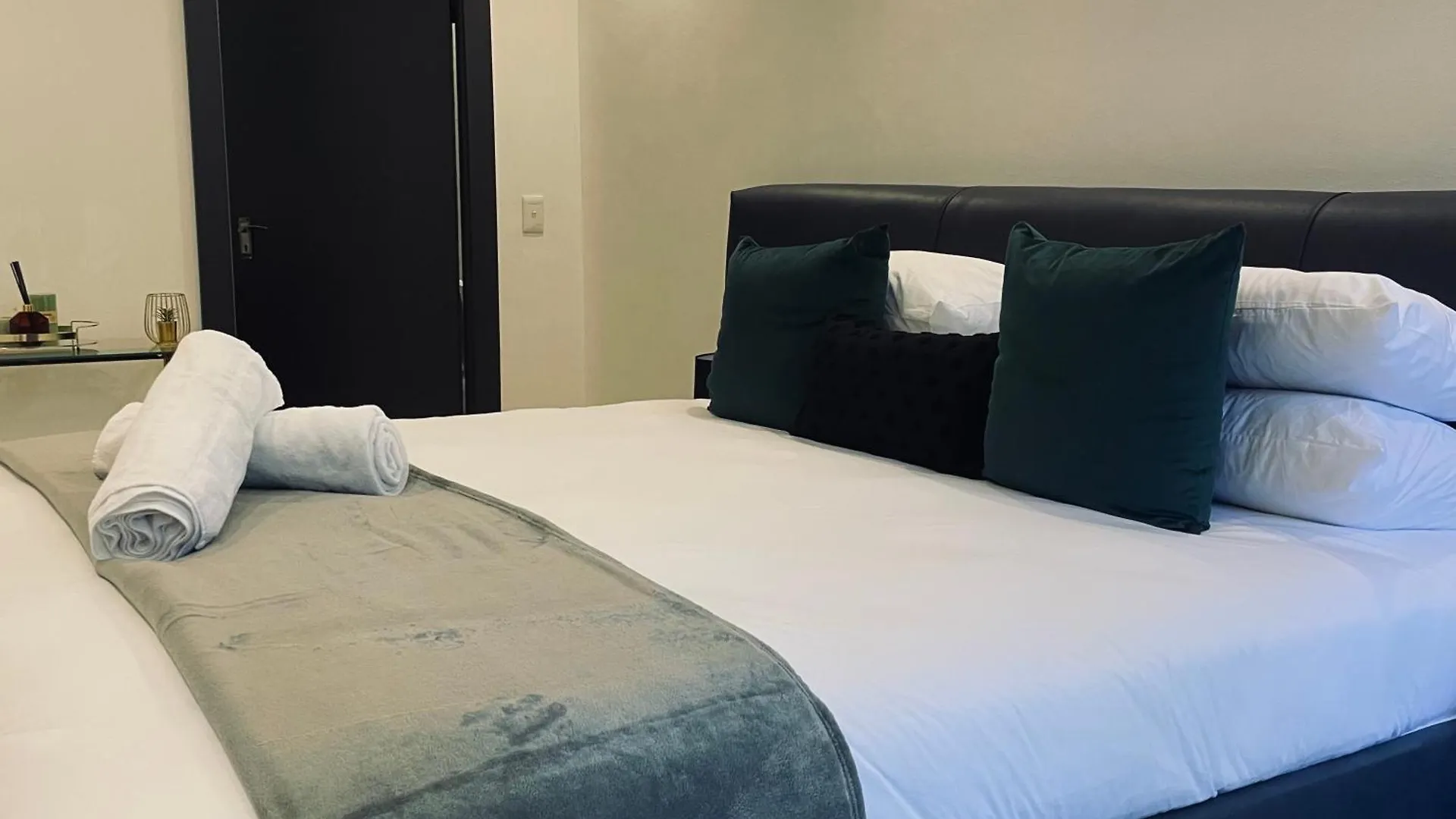 Cape20 - Luxury Villa Stay Cape Town Guest house